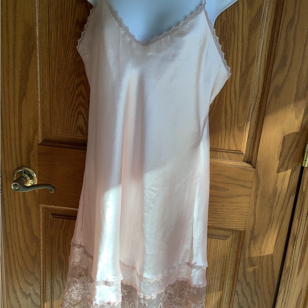 Vintage slip.  Lady Cameo Dallas.  Some wear